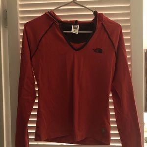 The North Faced top w hood.